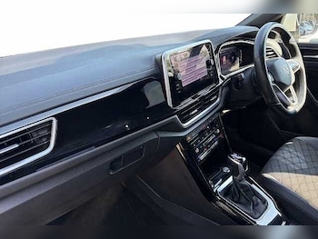 Used Volkswagen T-Roc 2022 for sale - 78469533: Photo