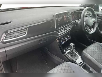 Used Volkswagen T-Roc 2022 for sale - 75620757: Photo
