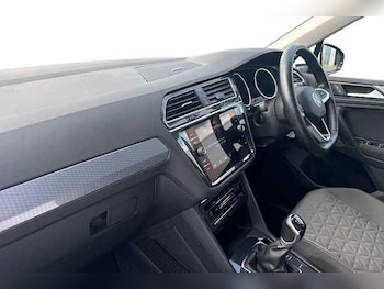 Used Volkswagen Tiguan 2021 for sale - 78976188: Photo