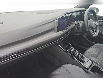 Used Volkswagen Golf 2024 for sale - 77423188: Photo