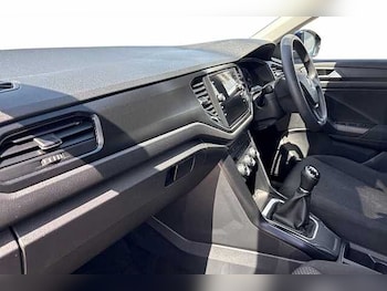 Used Volkswagen T-Roc 2021 for sale - 78764839: Photo