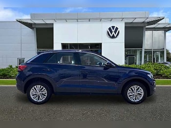 Used Volkswagen T-Roc 2021 for sale - 78764839: Photo
