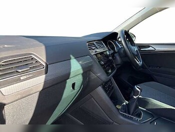 Used Volkswagen Tiguan 2022 for sale - 76069825: Photo 2