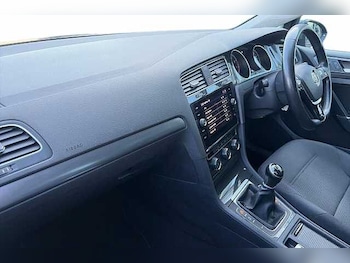 Used Volkswagen Golf 2019 for sale - 78316465: Photo