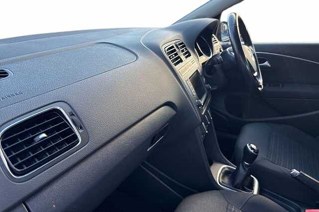 Used Volkswagen Polo 2016 for sale - 76687090: Photo 2