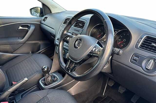 Used Volkswagen Polo 2016 for sale - 76687090: Photo 6