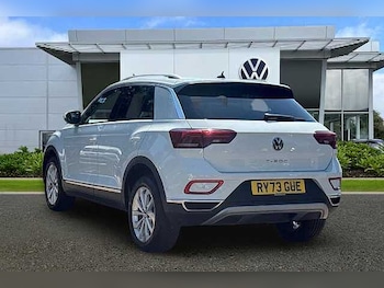 Used Volkswagen T-Roc 2024 for sale - 78976182: Photo