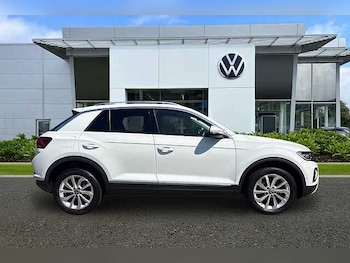 Used Volkswagen T-Roc 2024 for sale - 78976182: Photo