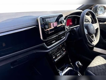Used Volkswagen T-Roc 2025 for sale - 78558423: Photo