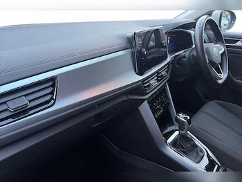 Used Volkswagen T-Roc 2022 for sale - 77129331: Photo