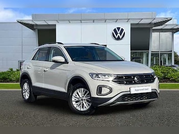 Used Volkswagen T-Roc 2024 for sale - 75948098: Photo