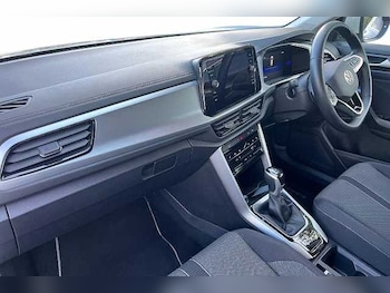 Used Volkswagen T-Roc 2024 for sale - 75948098: Photo