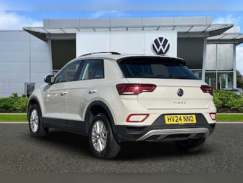 Used Volkswagen T-Roc 2024 for sale - 75948098: Photo