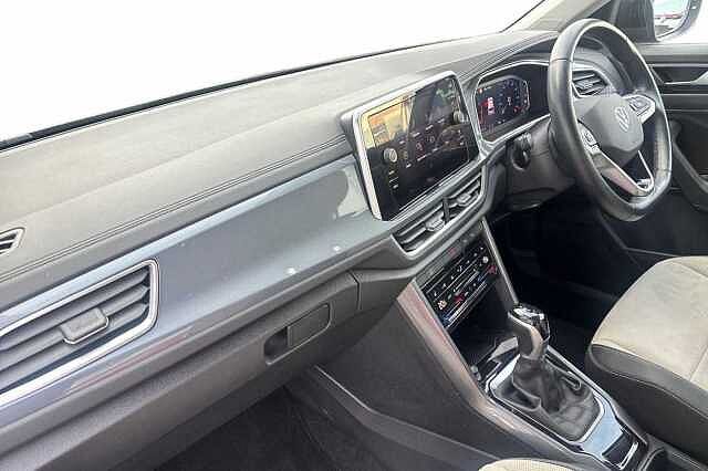 Used Volkswagen T-Roc 2023 for sale - 76387034: Photo 2