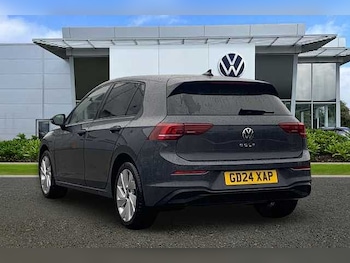 Used Volkswagen Golf 2024 for sale - 77201092: Photo
