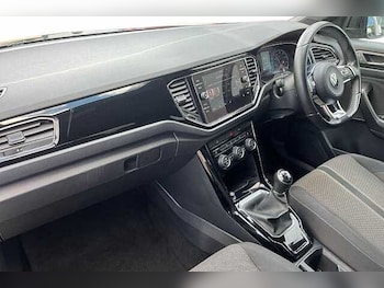 Used Volkswagen T-Roc 2020 for sale - 76010549: Photo 2