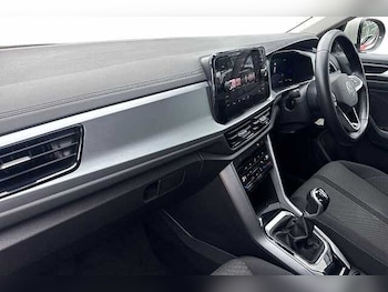 Used Volkswagen T-Roc 2022 for sale - 75343307: Photo
