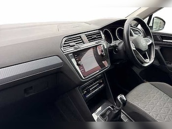 Used Volkswagen Tiguan 2021 for sale - 76974122: Photo