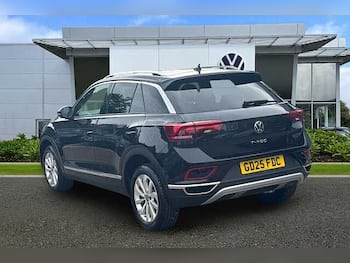 Used Volkswagen T-Roc 2025 for sale - 79536600: Photo