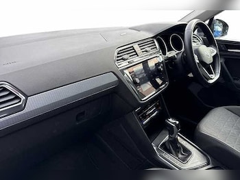 Used Volkswagen Tiguan 2021 for sale - 76010564: Photo 2