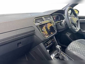 Used Volkswagen Tiguan 2023 for sale - 76082153: Photo 2