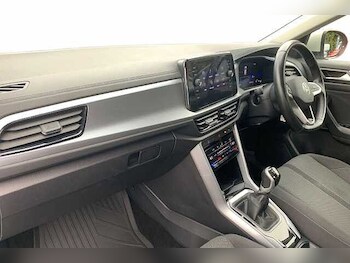 Used Volkswagen T-Roc 2022 for sale - 77328927: Photo