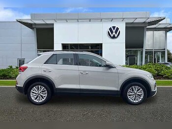 Used Volkswagen T-Roc 2022 for sale - 77328927: Photo