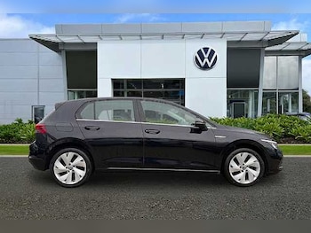 Used Volkswagen Golf 2023 for sale - 77201084: Photo