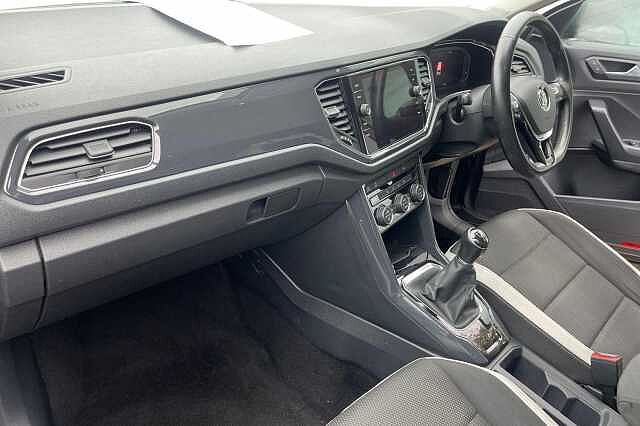 Used Volkswagen T-Roc 2018 for sale - 76114449: Photo 2