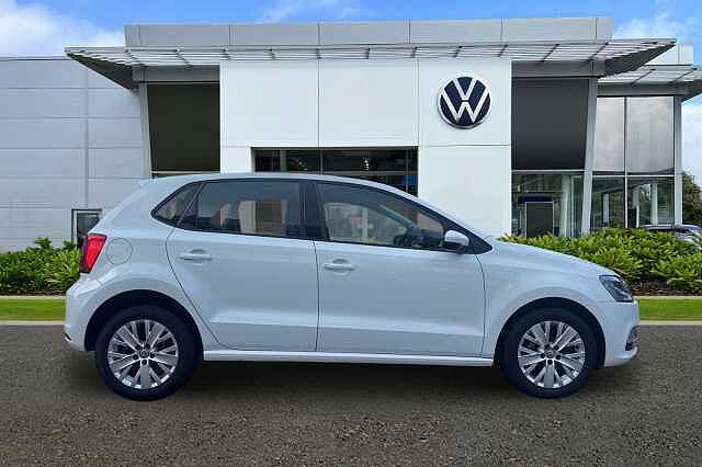 Used Volkswagen Polo 2015 for sale - 76299534: Photo 4