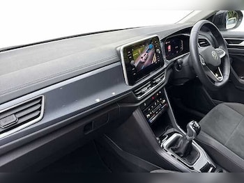 Used Volkswagen T-Roc 2022 for sale - 76449834: Photo