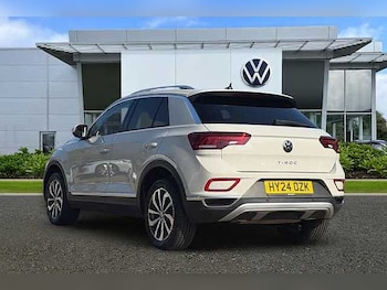 Used Volkswagen T-Roc 2024 for sale - 77735506: Photo