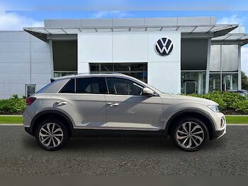 Used Volkswagen T-Roc 2024 for sale - 77735506: Photo
