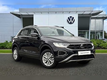 Used Volkswagen T-Roc 2023 for sale - 77409290: Photo
