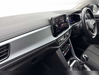 Used Volkswagen T-Roc 2023 for sale - 77409290: Photo