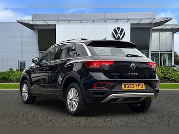 Used Volkswagen T-Roc 2023 for sale - 77409290: Photo