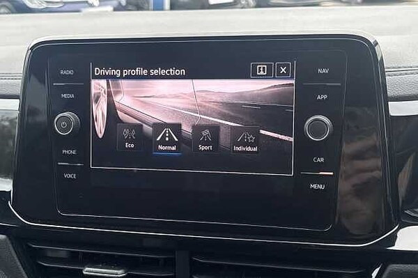 Used Volkswagen T-Roc 2025 for sale - 76082156: Photo 27