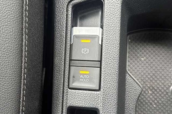 Used Volkswagen T-Roc 2025 for sale - 76082156: Photo 31
