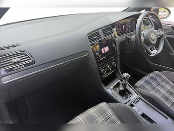 Used Volkswagen Golf 2018 for sale - 79245957: Photo