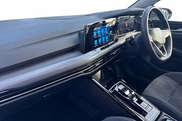 Used Volkswagen Golf 2023 for sale - 75689859: Photo 2
