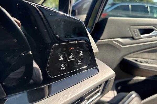 Used Volkswagen Golf 2023 for sale - 75689859: Photo 31