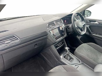 Used Volkswagen Tiguan 2023 for sale - 77494540: Photo