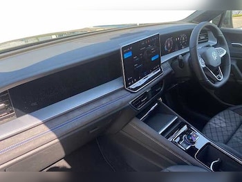 Used Volkswagen Touran 2025 for sale - 76082154: Photo