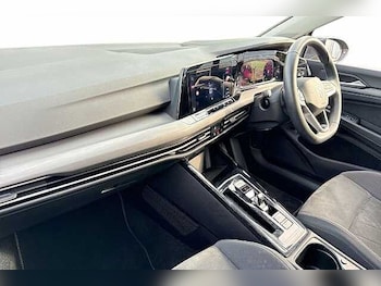 Used Volkswagen Golf 2024 for sale - 78111853: Photo