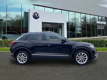 Used Volkswagen T-Roc 2024 for sale - 79494714: Photo