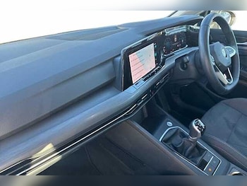 Used Volkswagen Golf 2022 for sale - 77409300: Photo