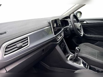 Used Volkswagen T-Roc 2025 for sale - 78558428: Photo