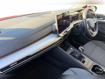 Used Volkswagen Golf 2024 for sale - 77065524: Photo