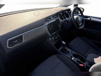 Used Volkswagen Touran 2021 for sale - 75517027: Photo