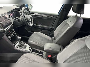 Used Volkswagen T-Roc 2020 for sale - 76149007: Photo 2